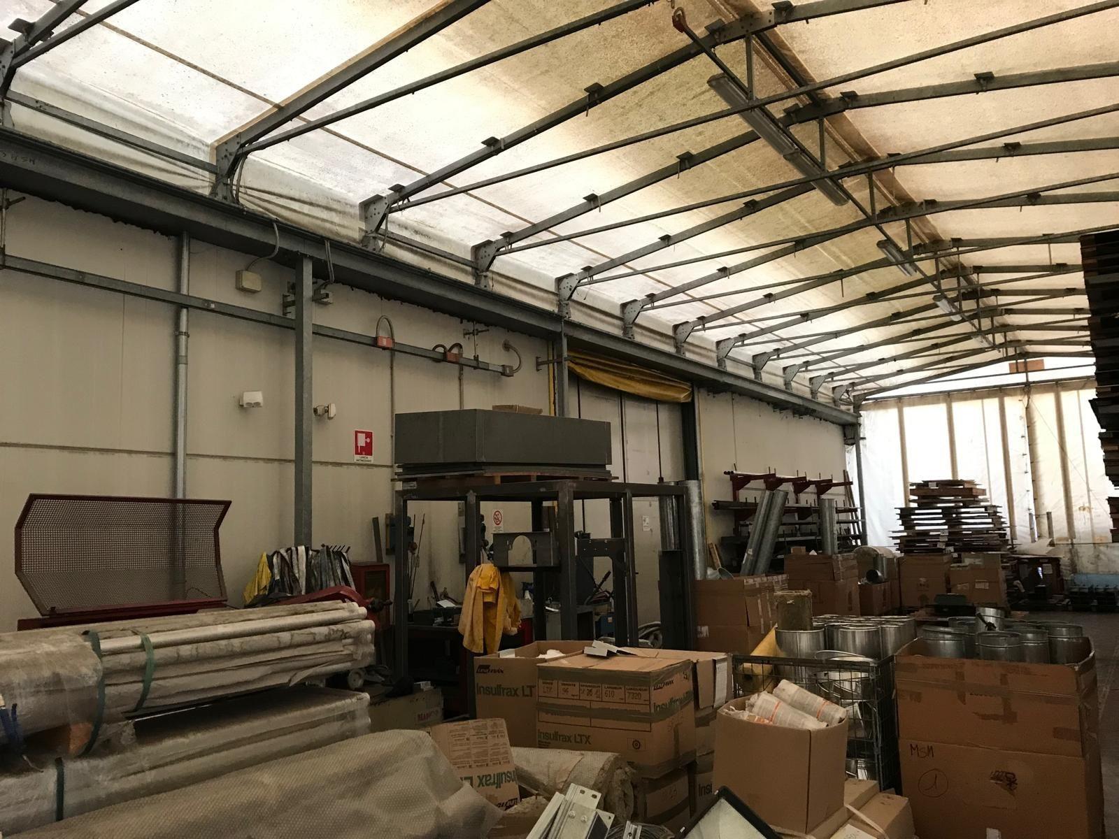 capannone in vendita