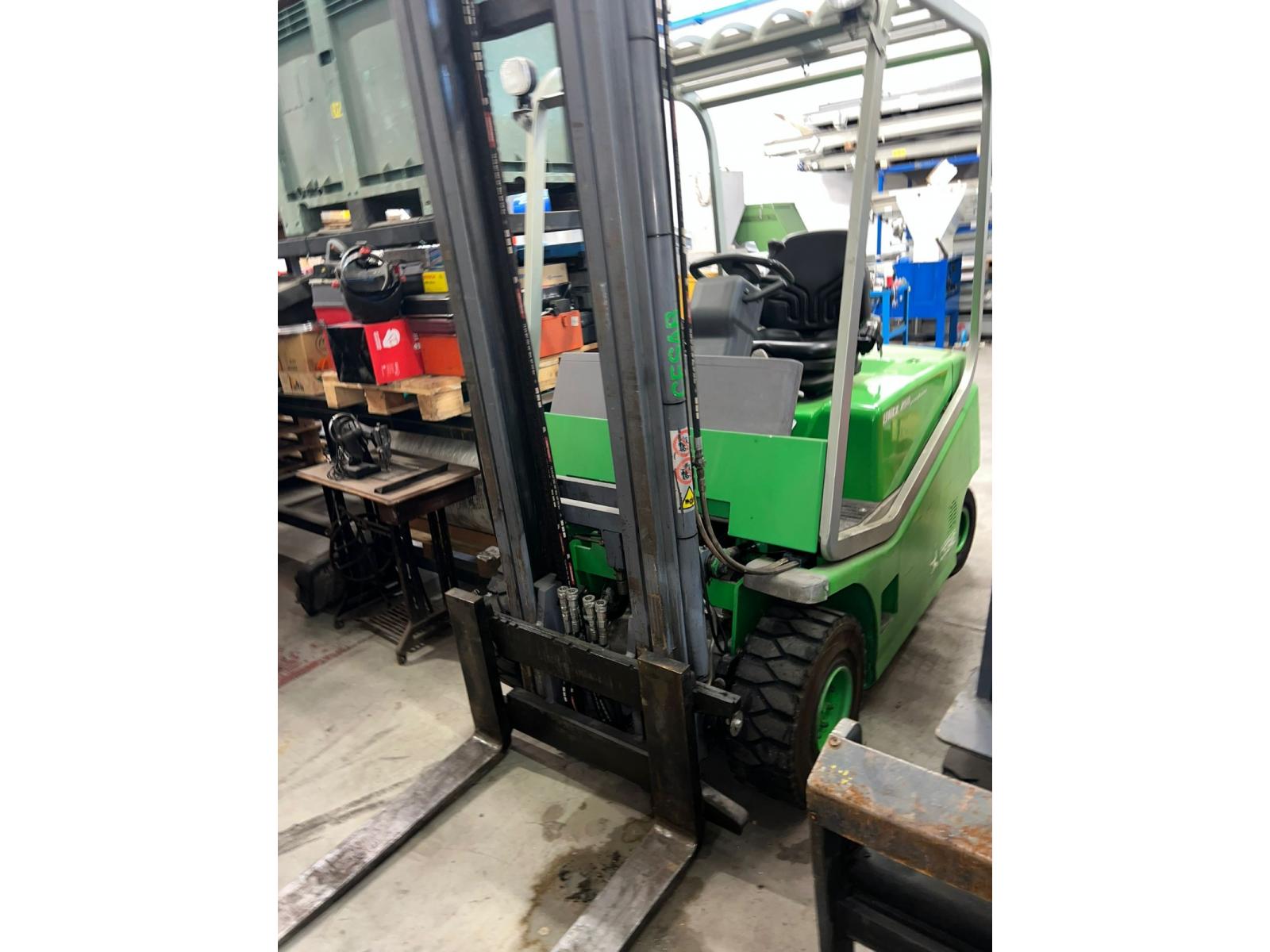 CARRELLO ELEVATORE CESAB  MODELLO BLITZ 250