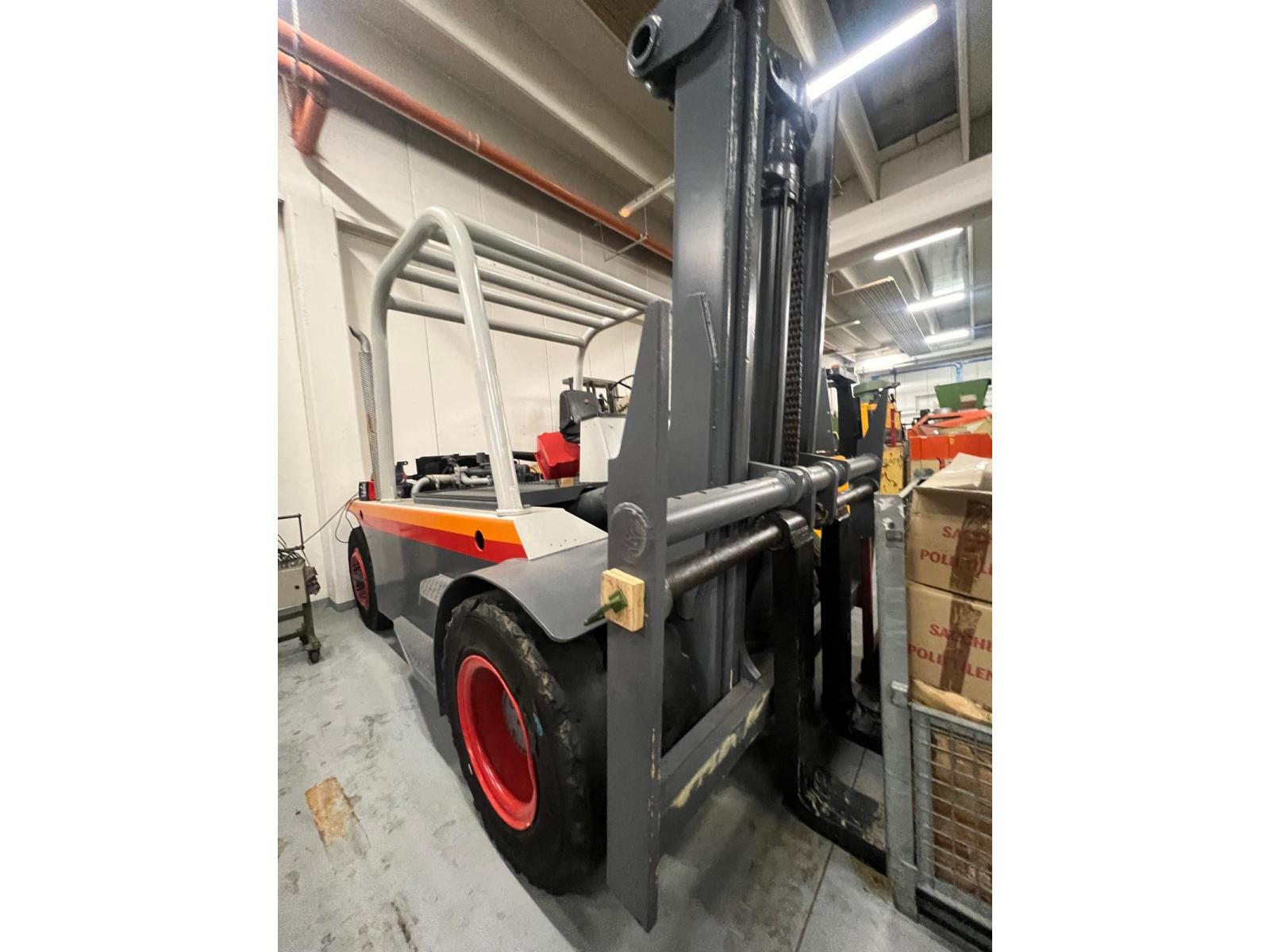 Carrello elevatore OM  13 TON