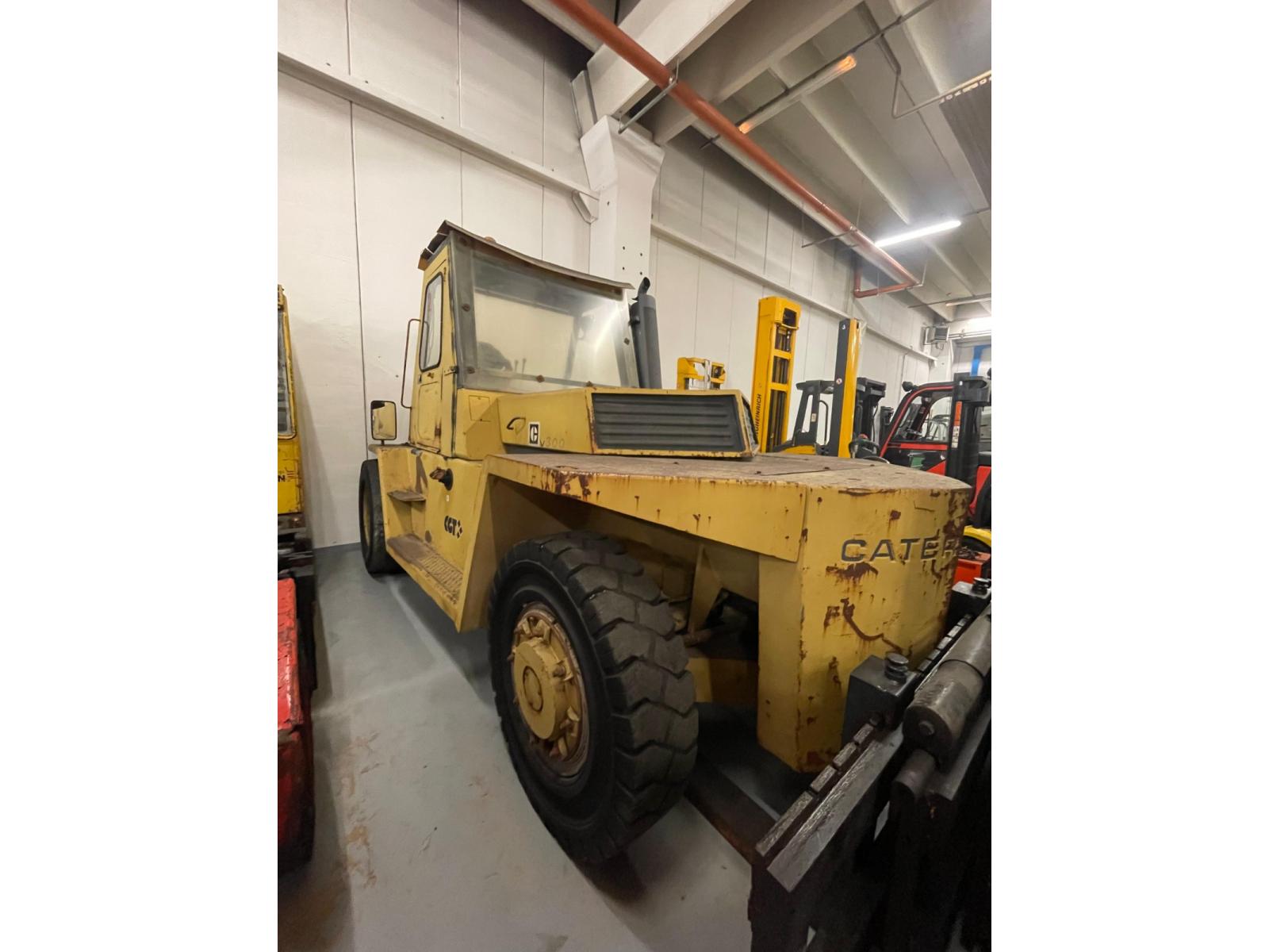 CARRELLO ELEVATORE 14 TON CAT 3208