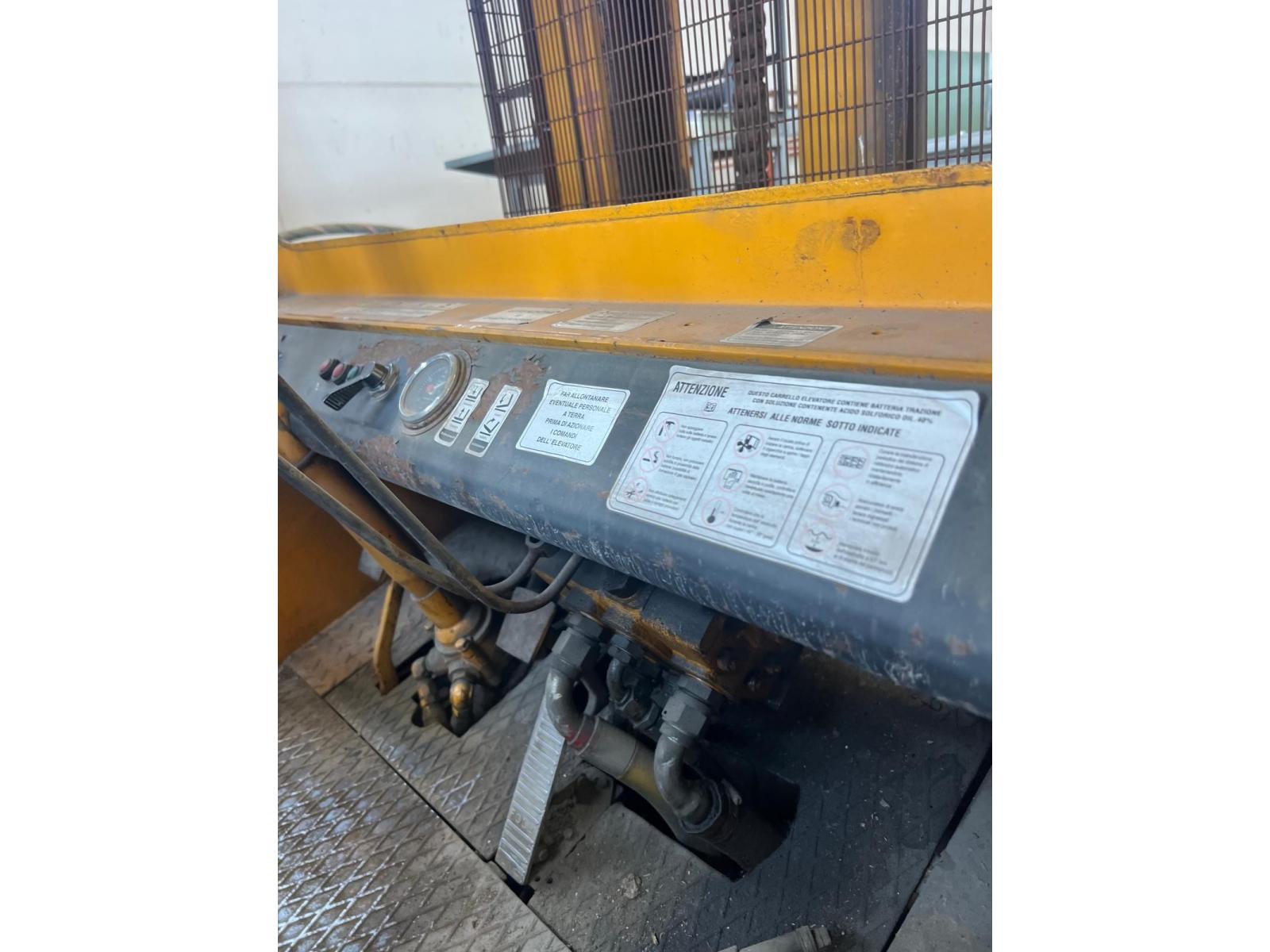 Carrello HYSTER 80 quintali