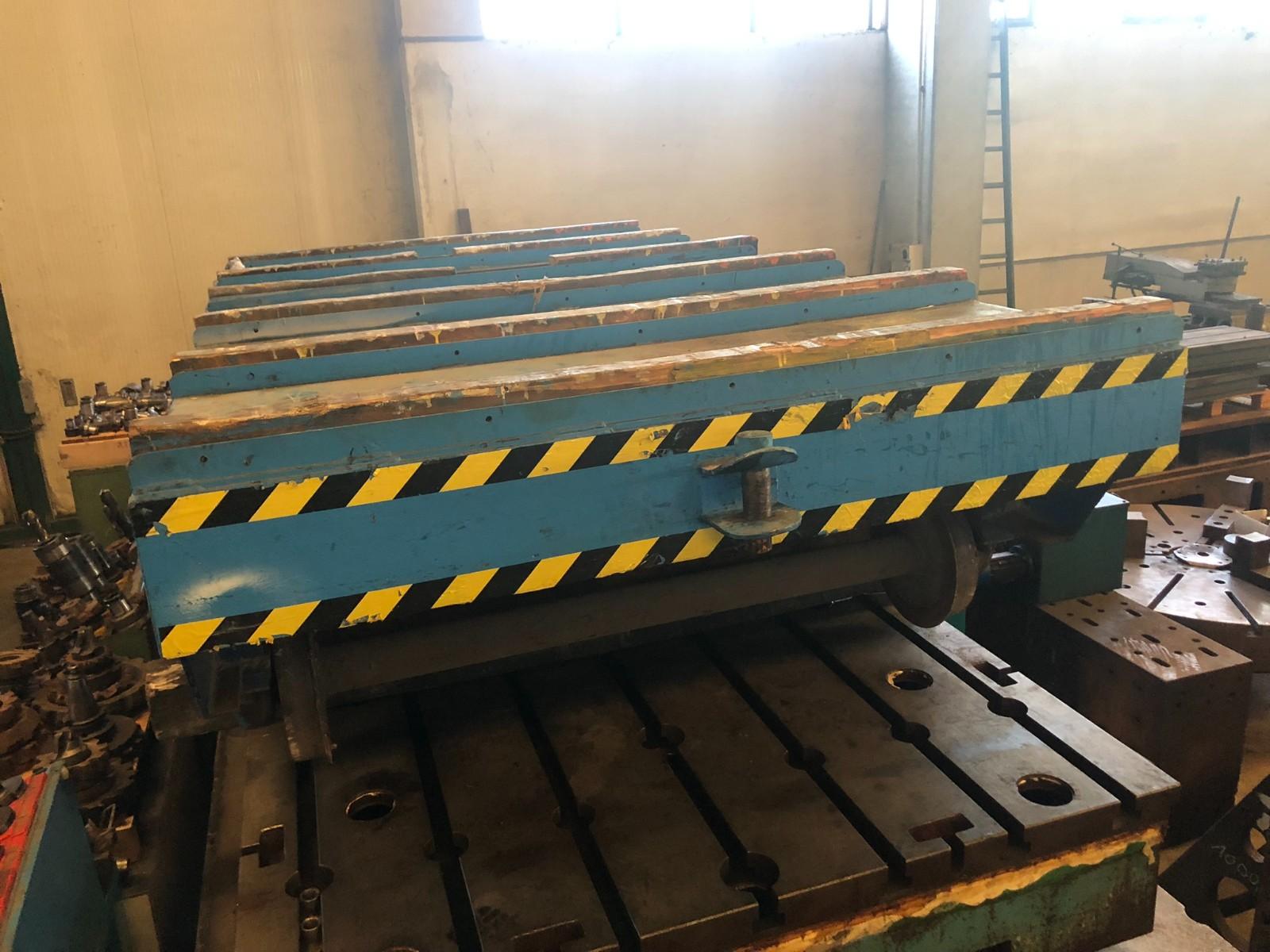 02 CARRELLONI PAGNONI SU RUOTE DA TRENO