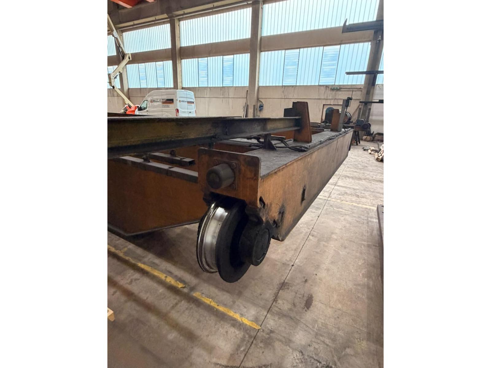 CARROPONTE BITRAVE GUTTER 25 TON SCARTAMENTO 20220 MM