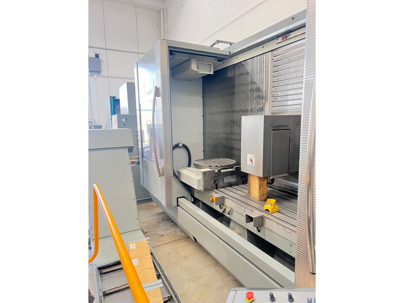 CENTRO DI LAVORO DECKEL MAHO DMF LINEAR