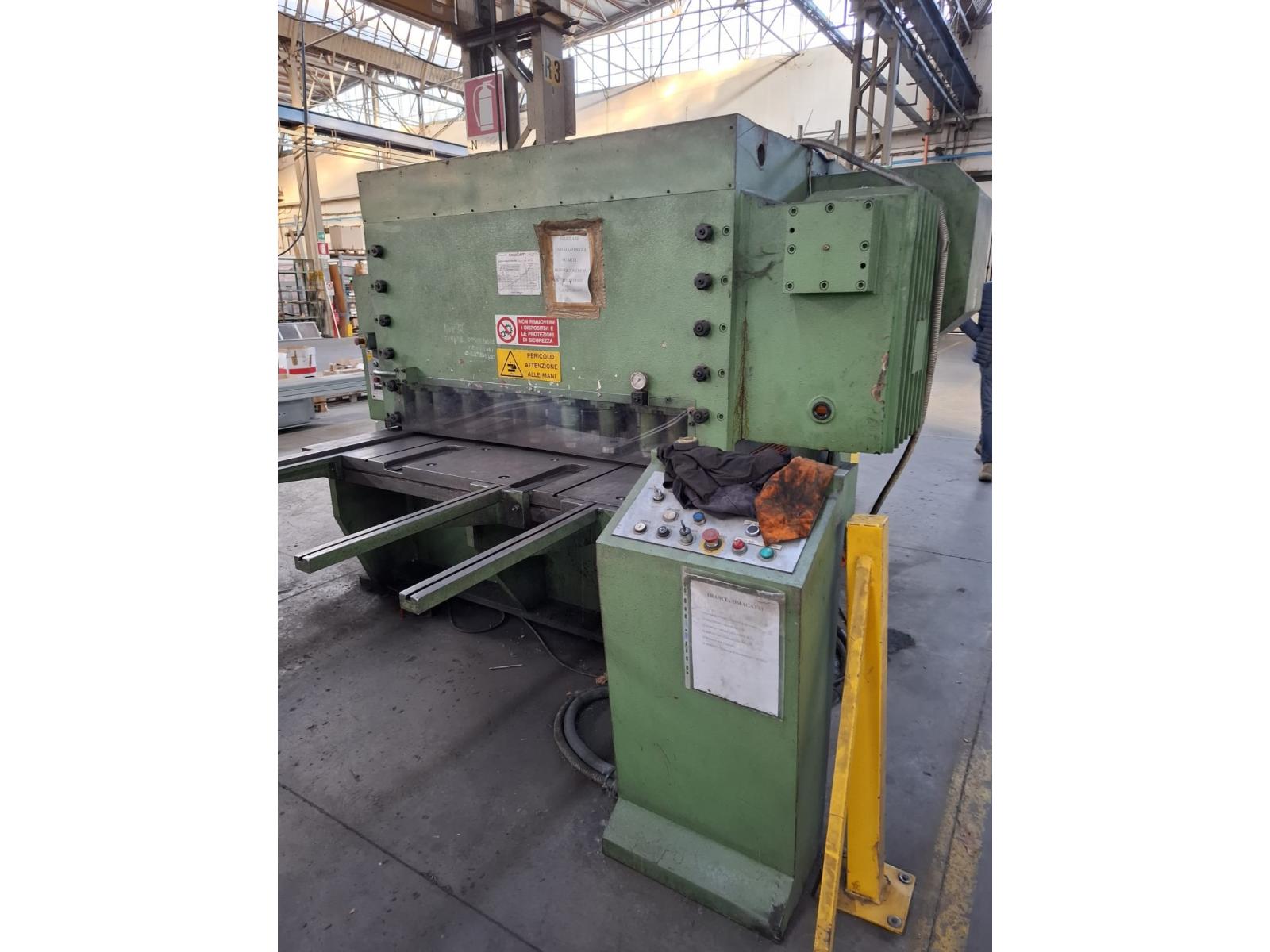 CESOIA MECCANICA OMAGATTI 1500 X 16 MM.