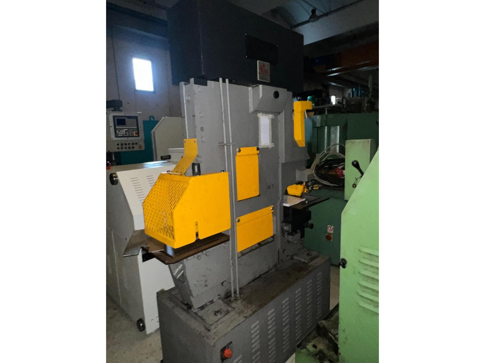 CESOIA PUNZONATRICE UNIVERSALE FICEP