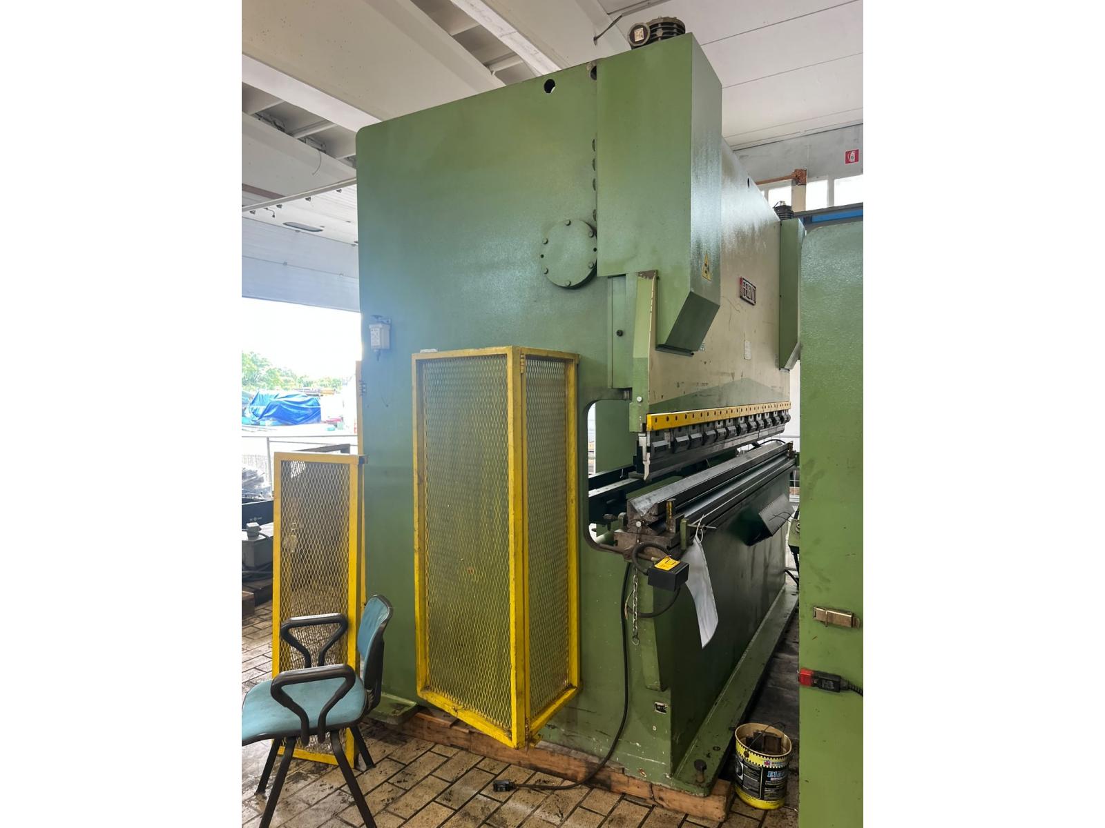 COPPIA pressa piegatrice3000 X 180ton e cesoia 3000 x 6mm ARIENTI