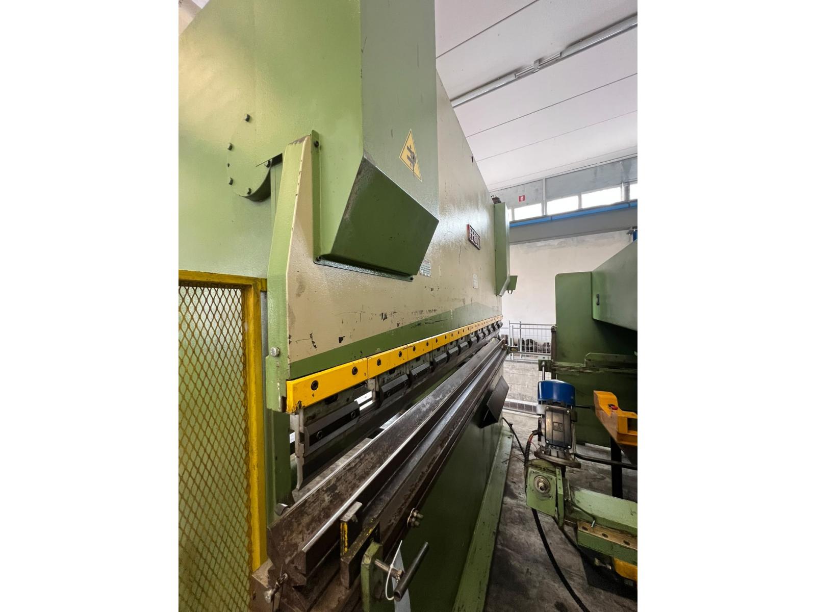 COPPIA pressa piegatrice3000 X 180ton e cesoia 3000 x 6mm ARIENTI