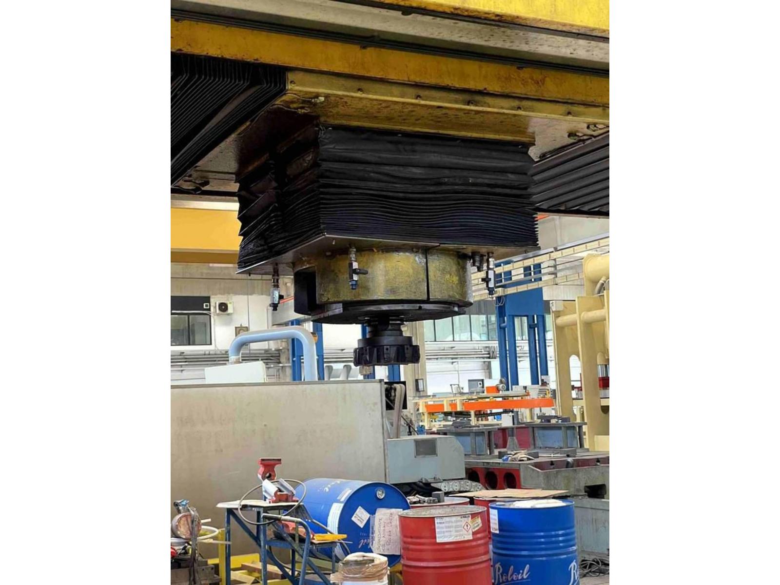 FRESATRICE A Portale NORMA