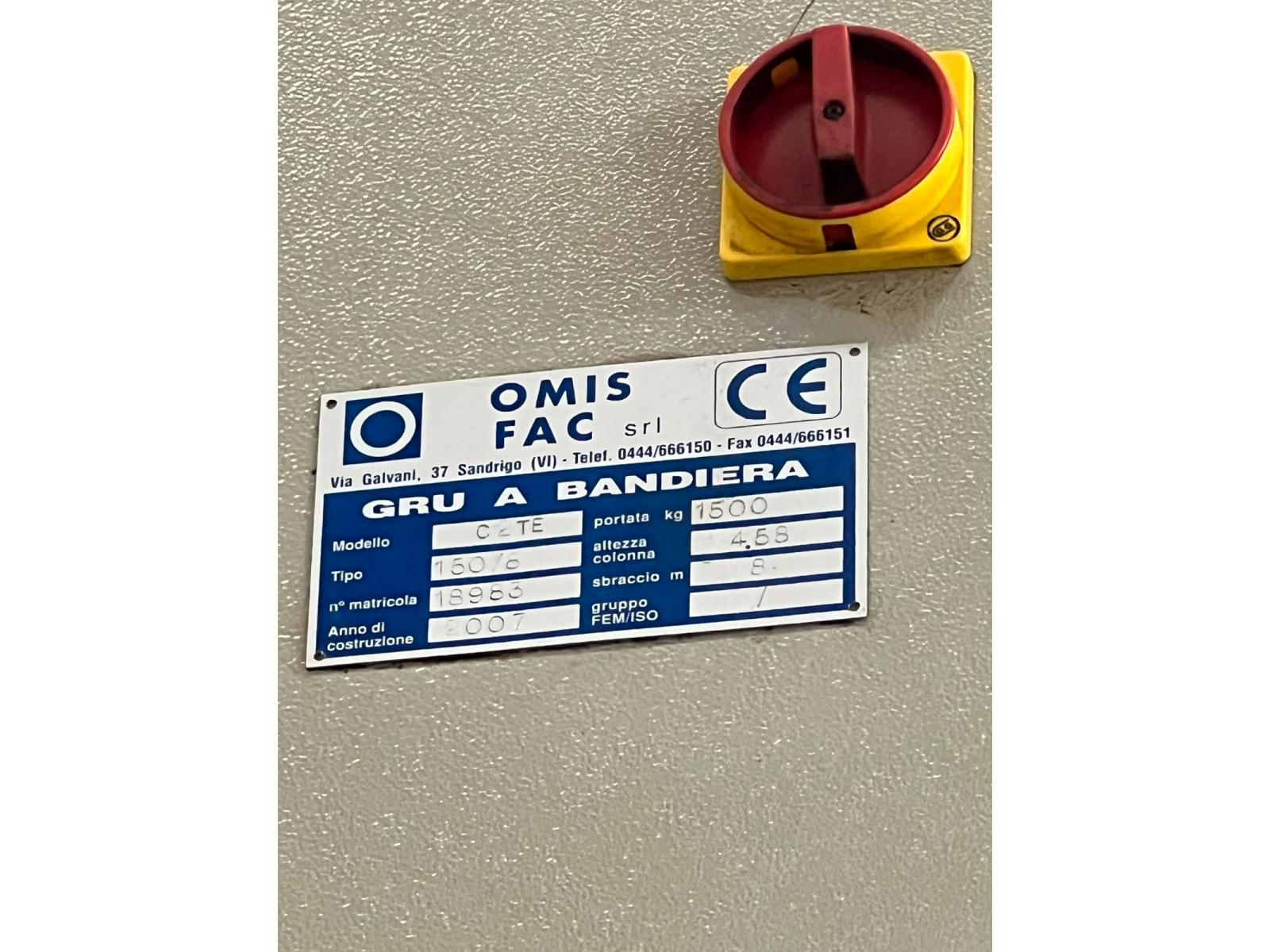 Gru a bandiera omis 1500 kg con rotazione motorizzata