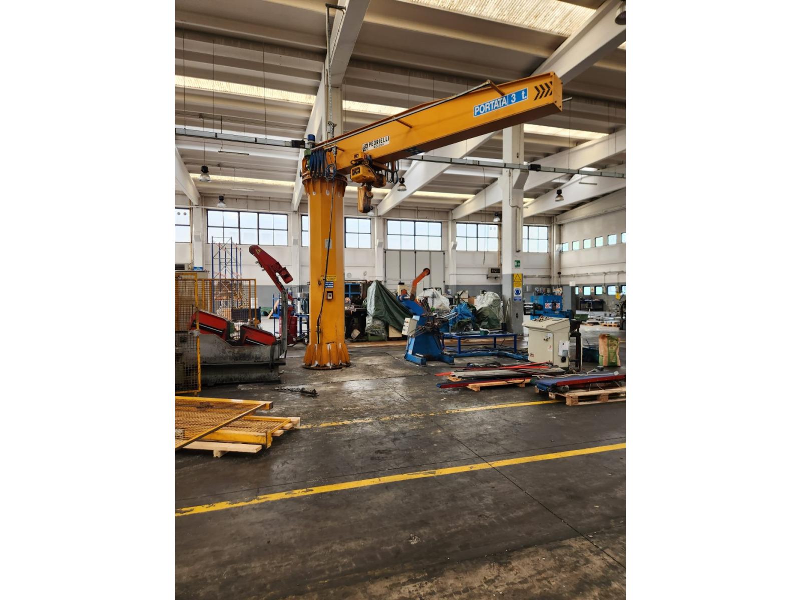 GRU A BANDIERA PEDRIELLI 3 TON