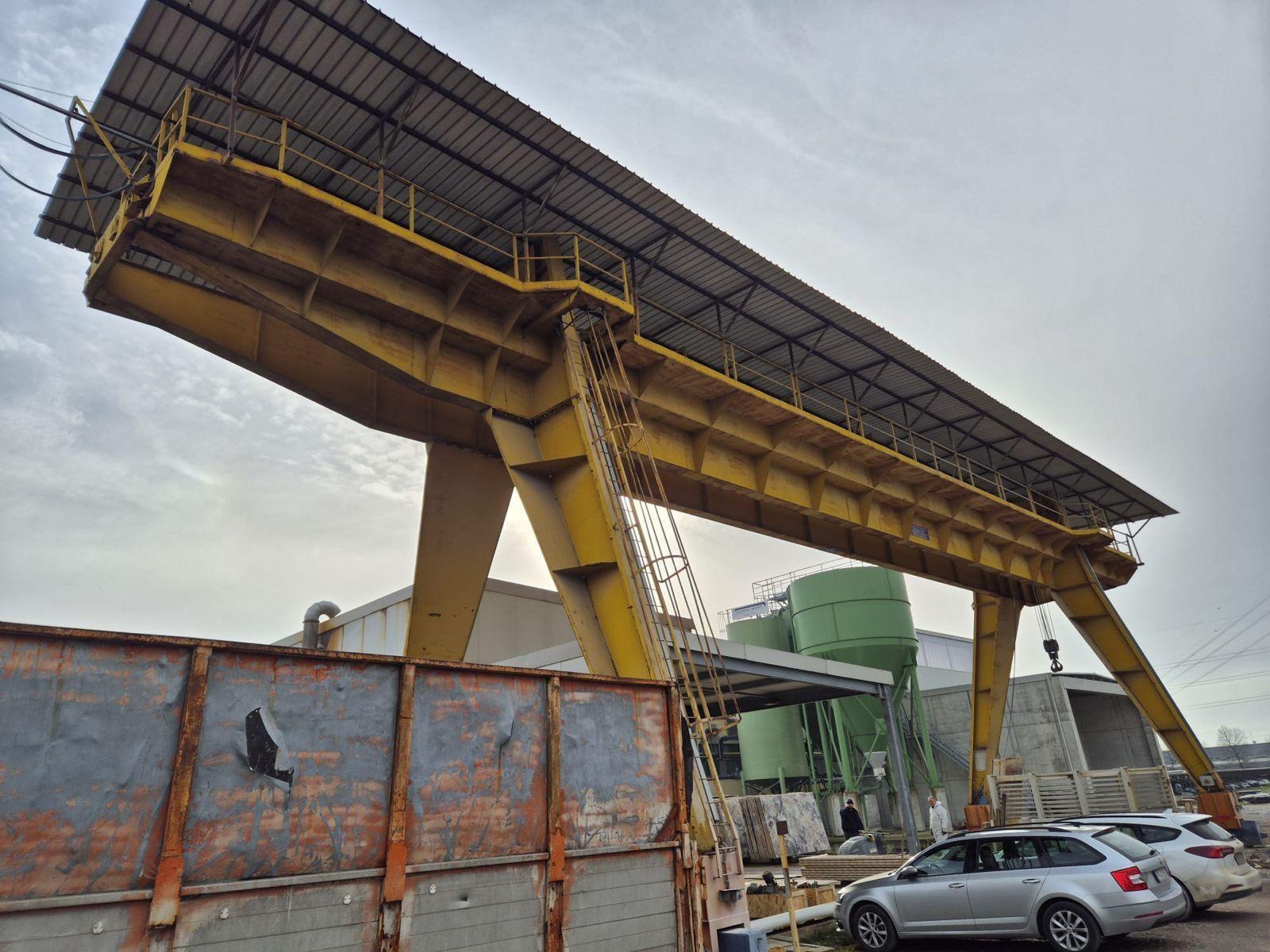 GRU A CAVALETTO BITRAVE FAEDO 30 TON SCARTAMENTO 22000 MM