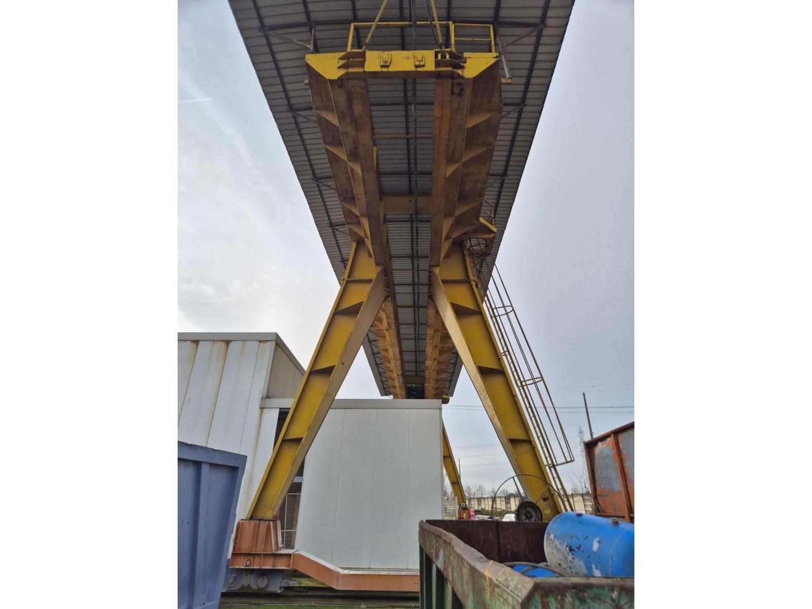 GRU A CAVALETTO BITRAVE FAEDO 30 TON SCARTAMENTO 22000 MM