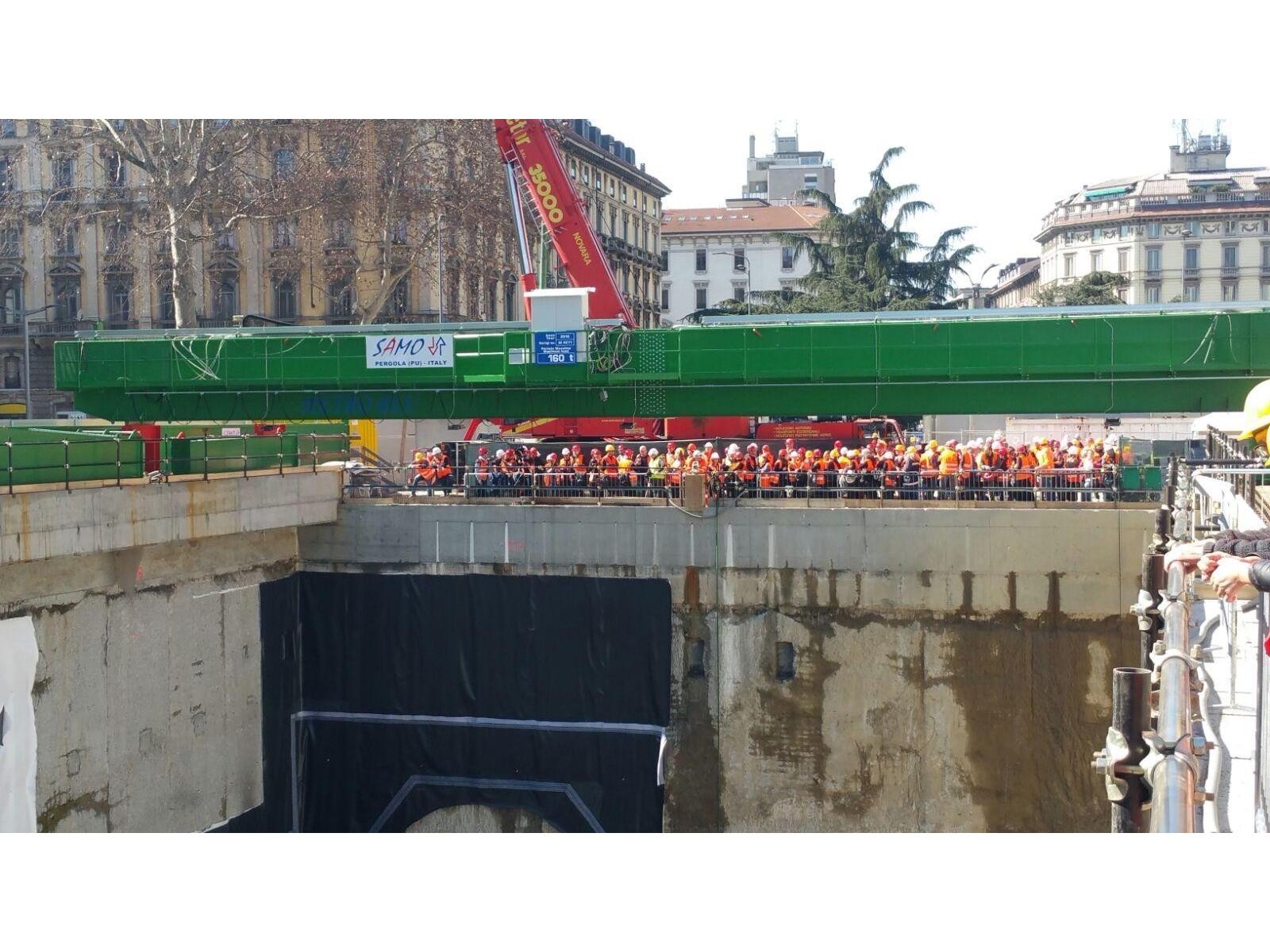 GRU A CAVALETTO SAMO 160 TON SCARTAMENTO 25600 MM