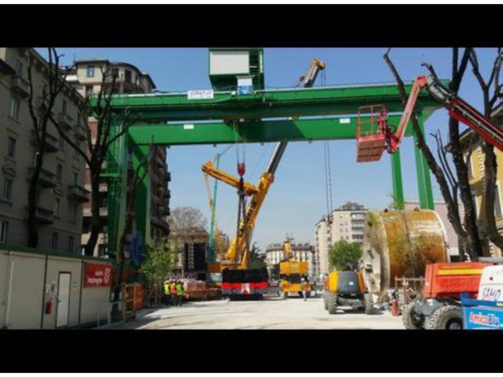 GRU A CAVALETTO SAMO 160 TON SCARTAMENTO 25600 MM