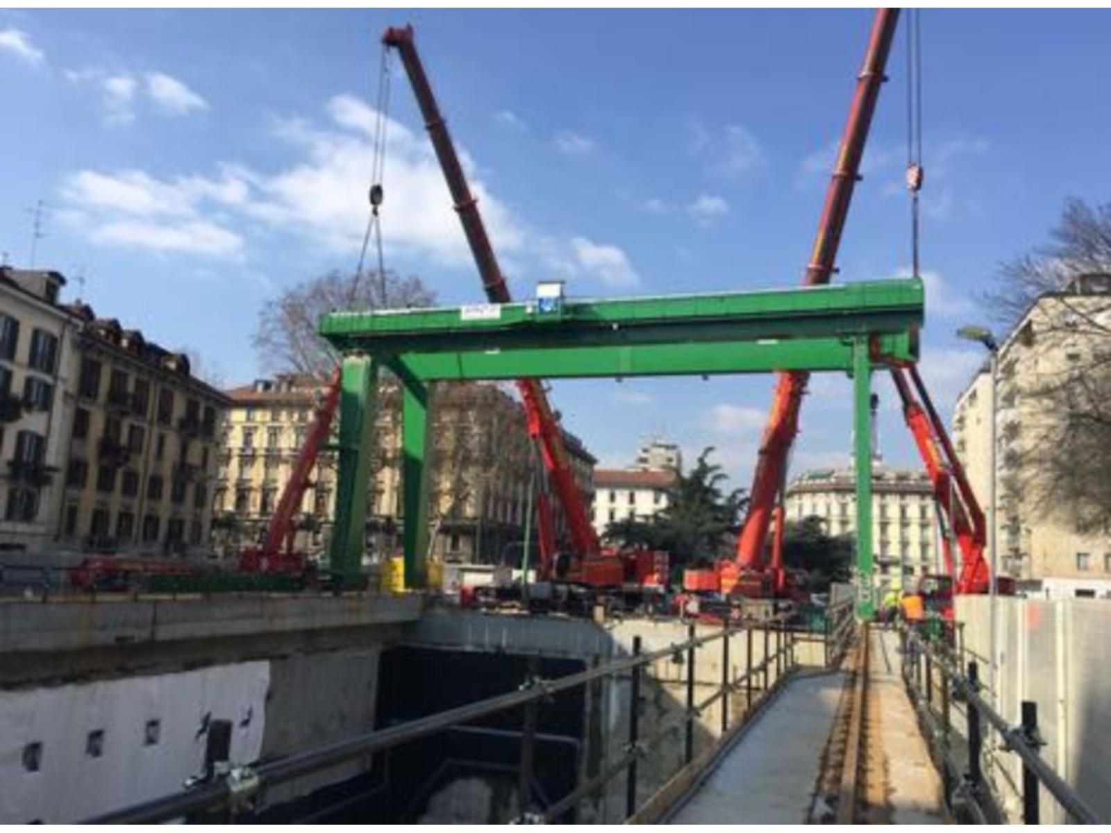 GRU A CAVALETTO SAMO 160 TON SCARTAMENTO 25600 MM