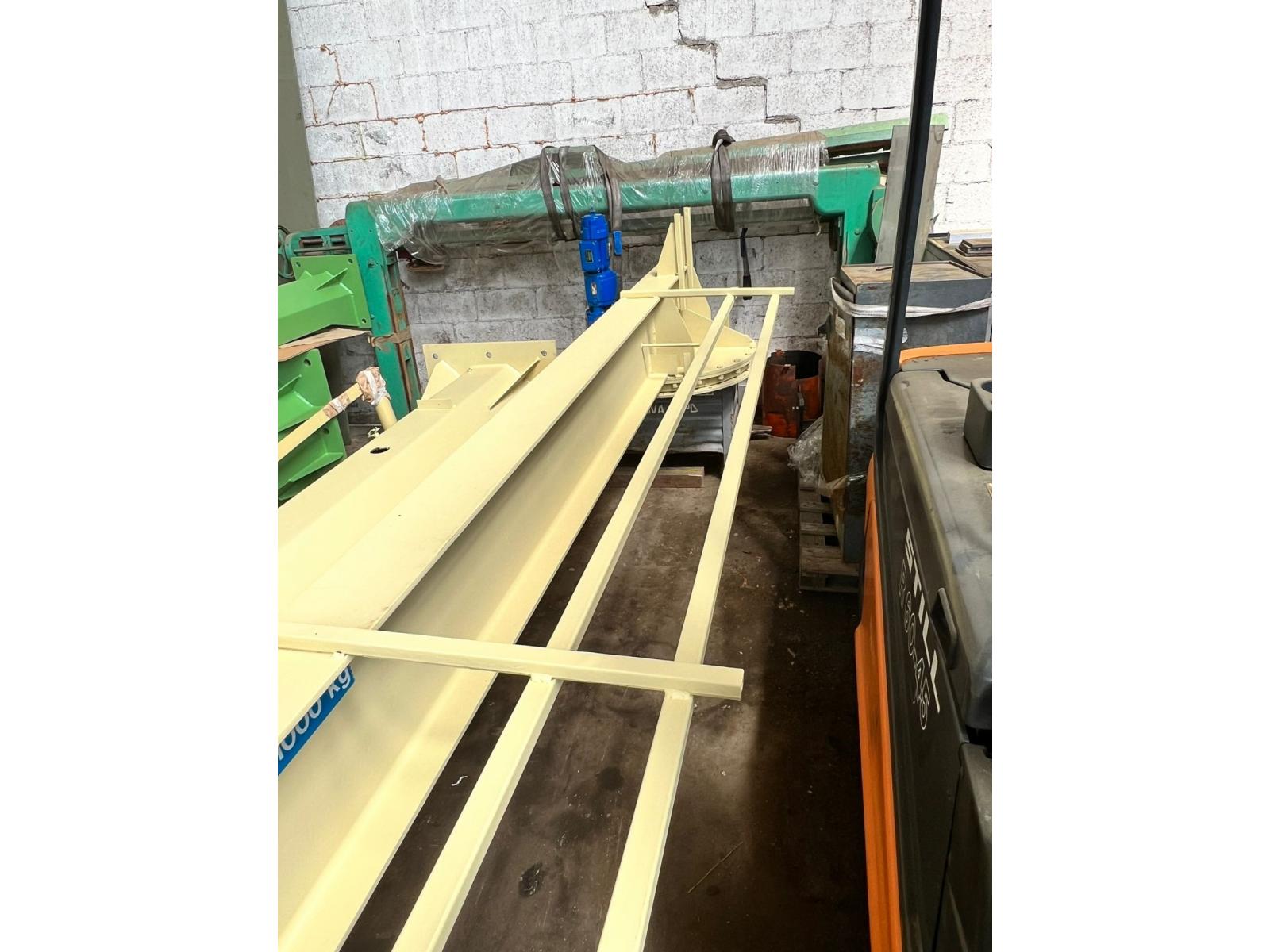 Gru a colonna elephant 1000 kg €1600