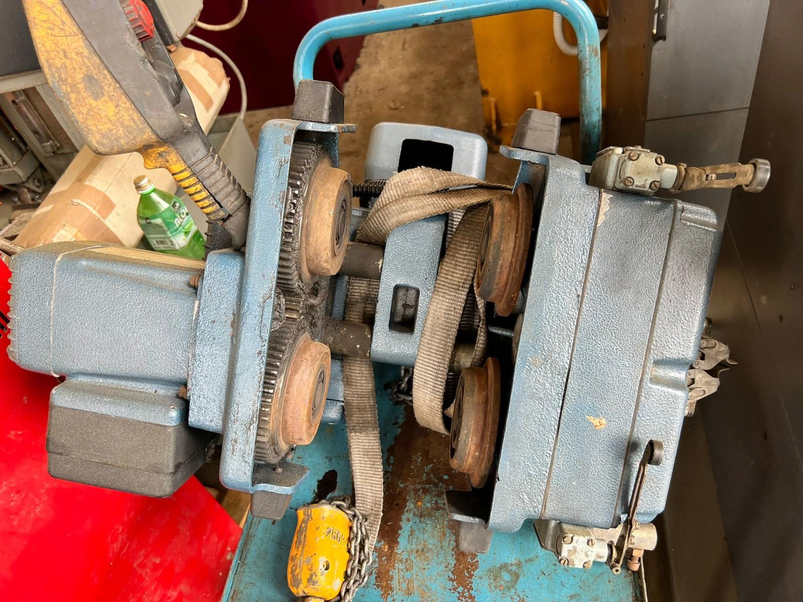 Gru a colonna elephant 1000 kg €1600