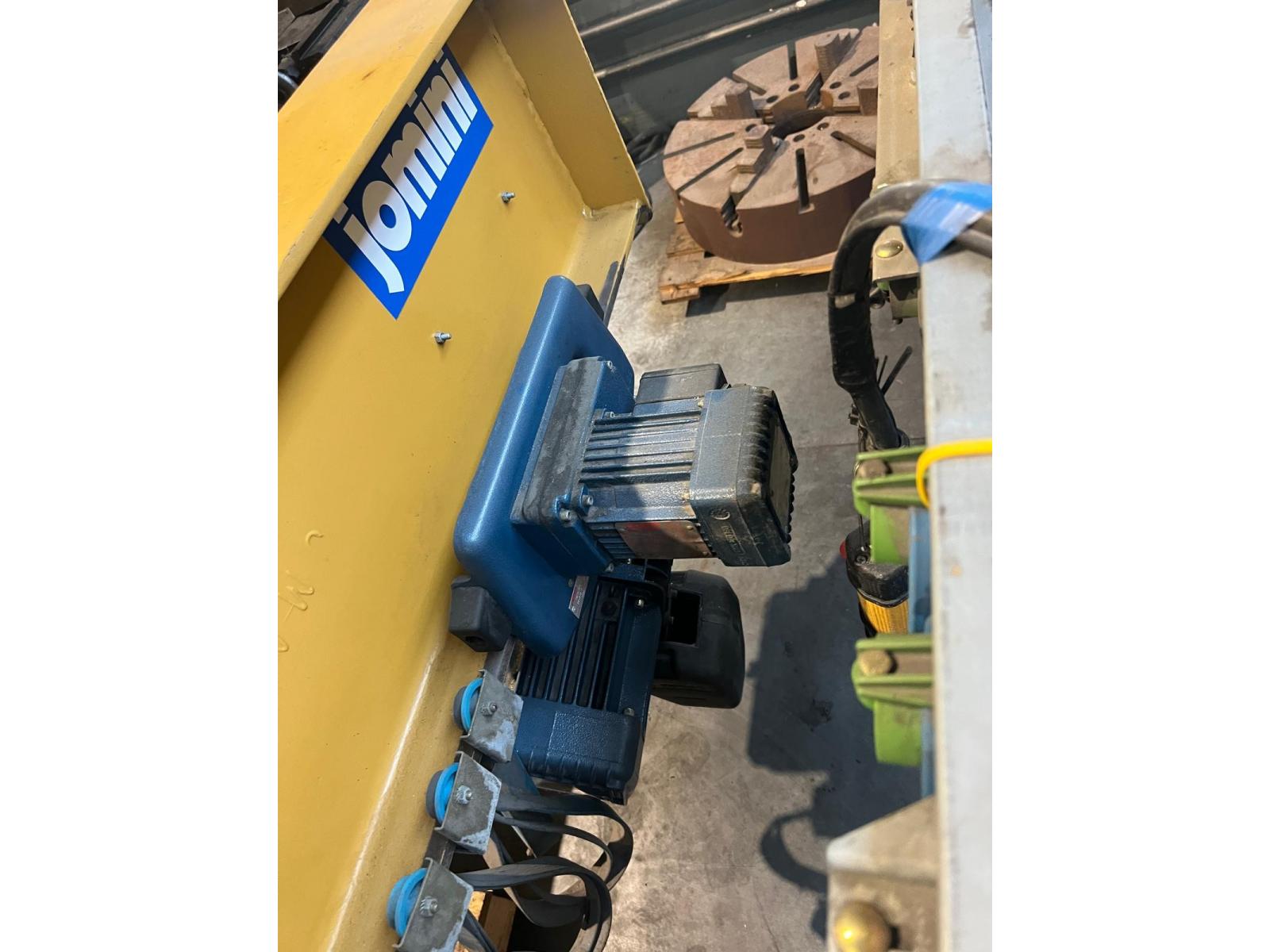 GRU A COLONNA JOMINI PORTATA 2000 KG