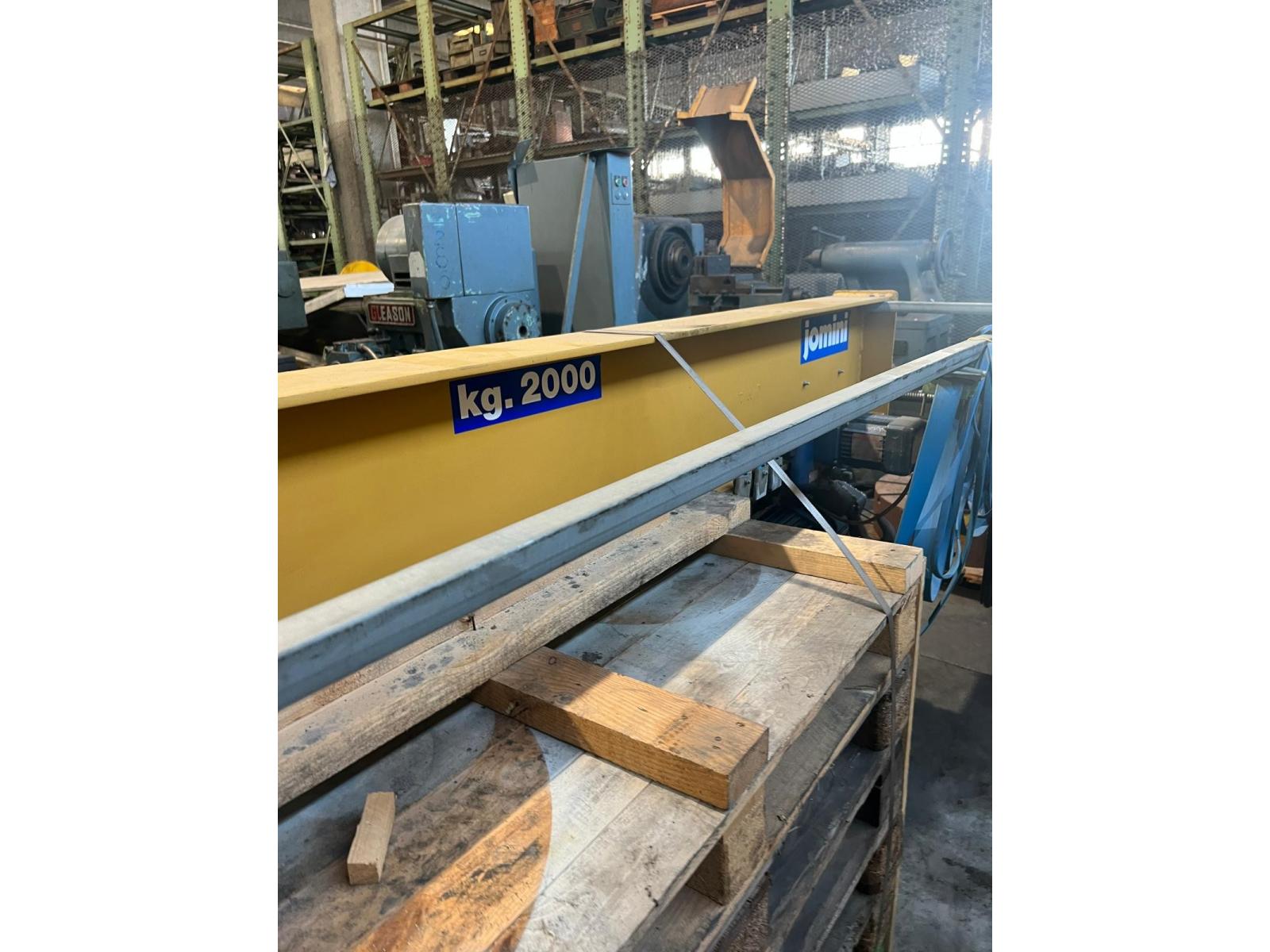 GRU A COLONNA JOMINI PORTATA 2000 KG