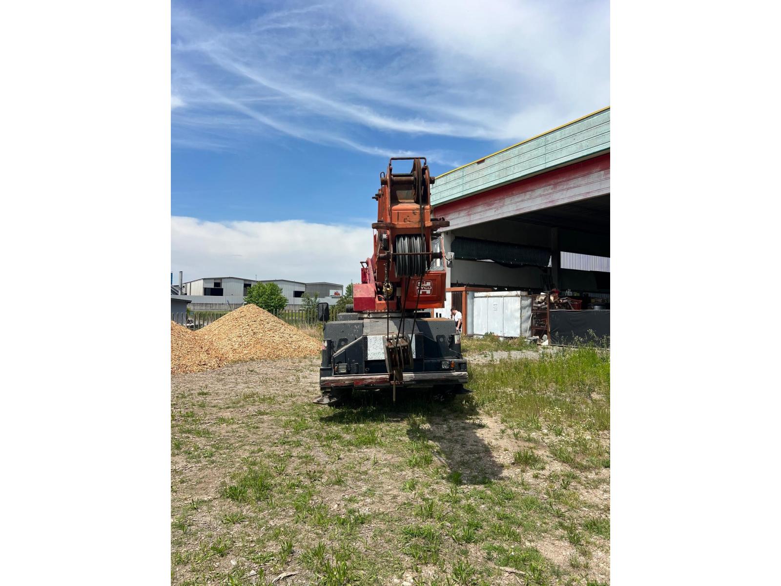 GRU HYCO RT 121 PORTATA 28 TON