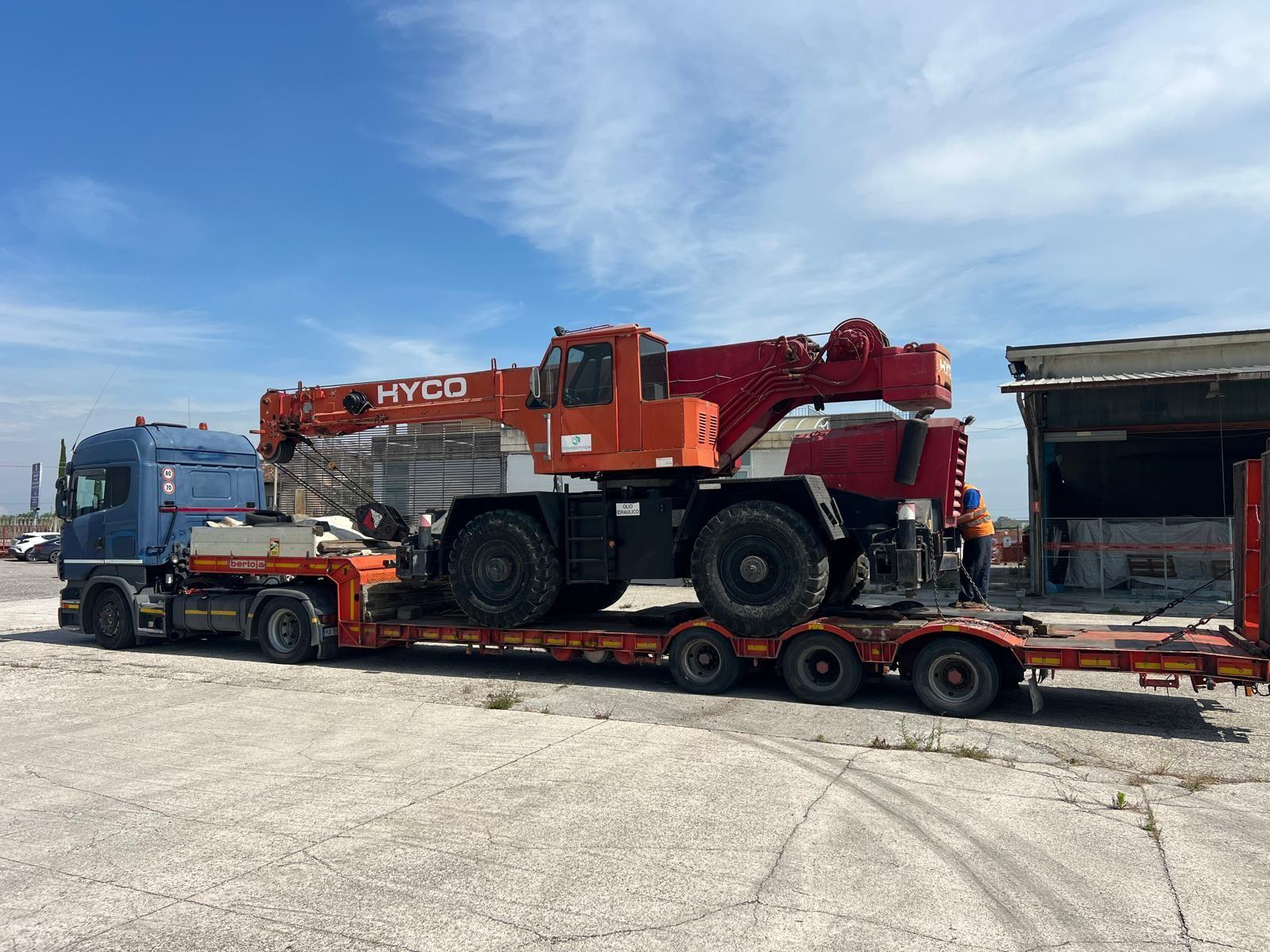 GRU HYCO RT 121 PORTATA 28 TON