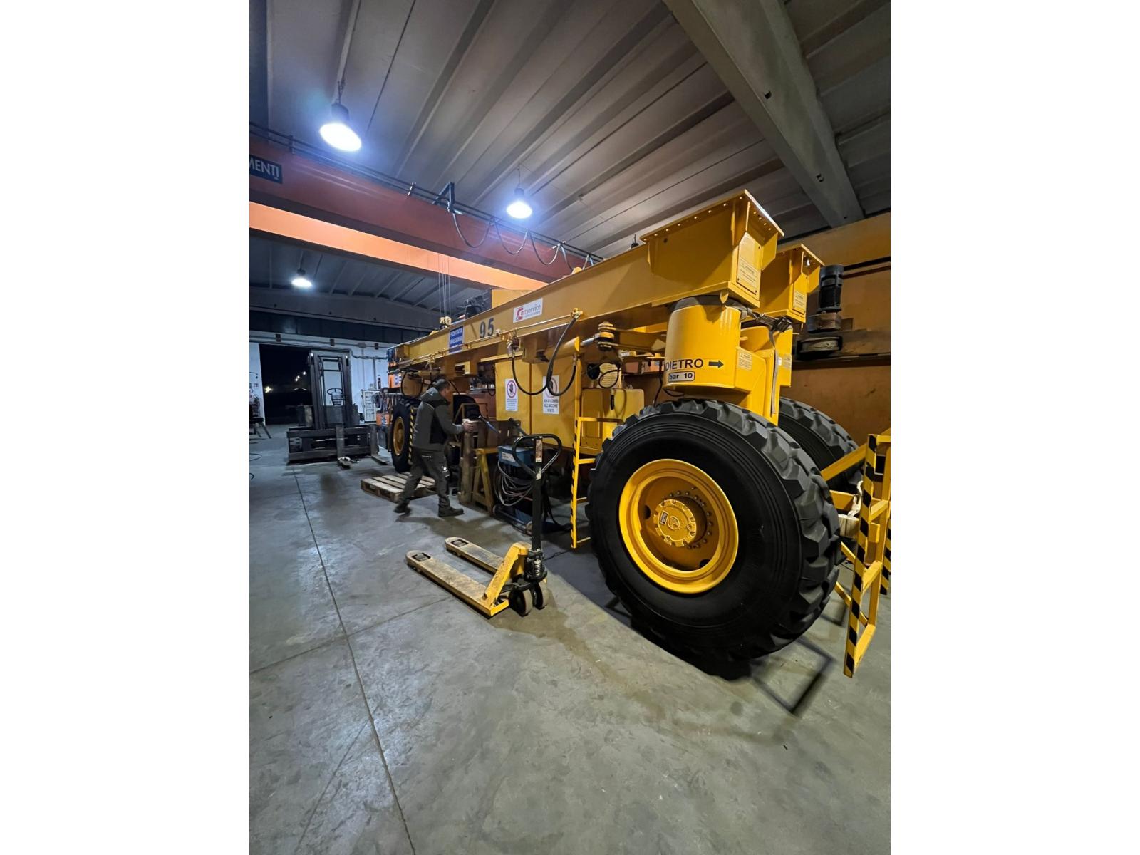 GRU A PORTALE CAVALIERE  TON. 2.5 + 2.5  MT 16.116