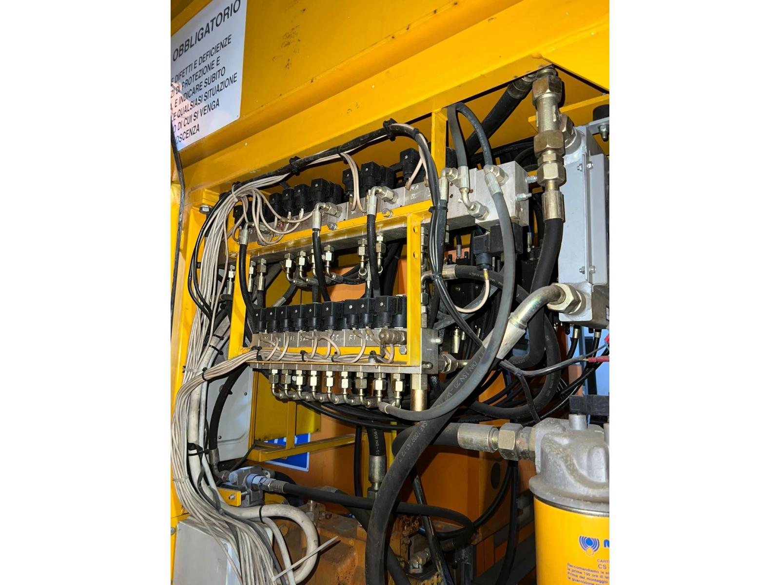 GRU A PORTALE CAVALIERE  TON. 2.5 + 2.5  MT 16.116