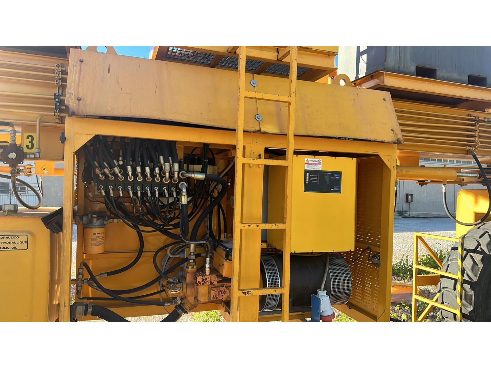 GRU A PORTALE CAVALIERE  TON. 2.5 + 2.5  MT 16.116