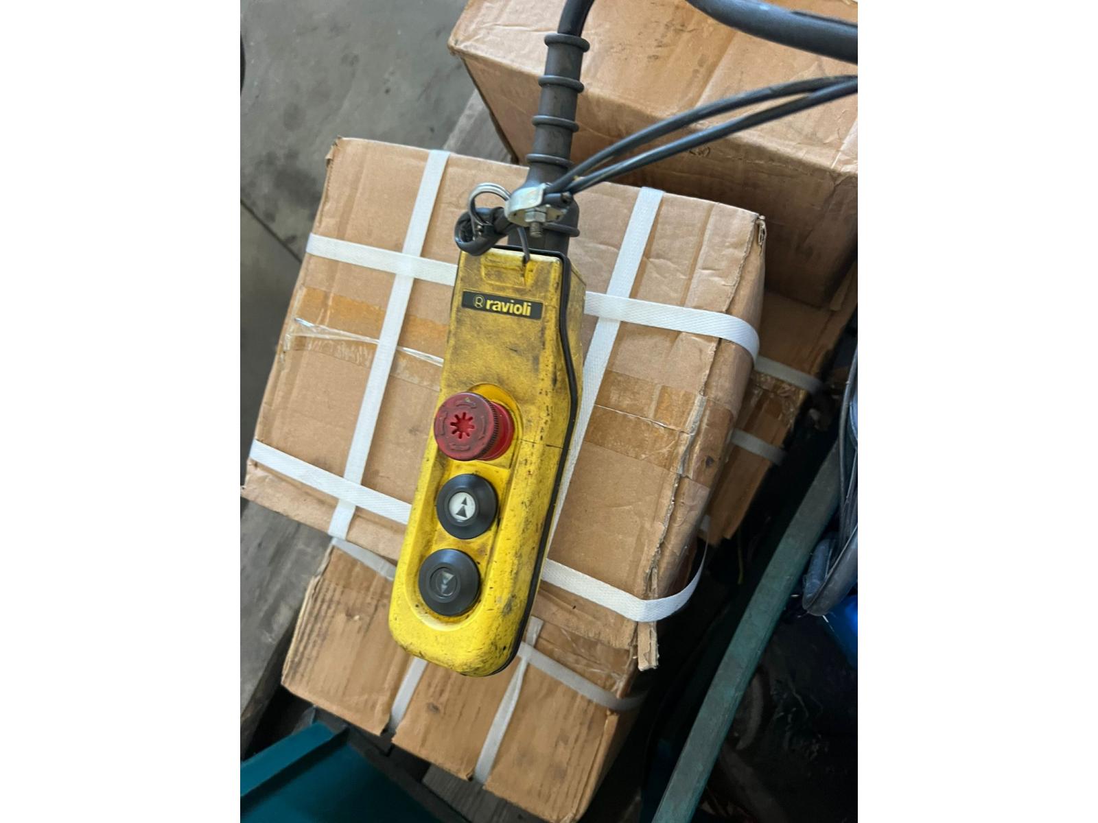 GRUA A COLONNA MARCA IOMINI PORTATA 200KG