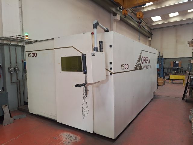 LASER FIBRA 6 KW DIMENSIONI BANCO 1500X3000  marca OPERA