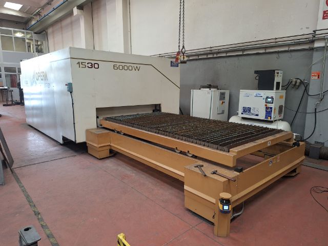 LASER FIBRA 6 KW DIMENSIONI BANCO 1500X3000  marca OPERA