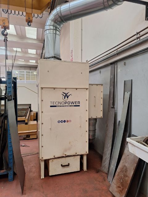 LASER FIBRA 6 KW DIMENSIONI BANCO 1500X3000  marca OPERA