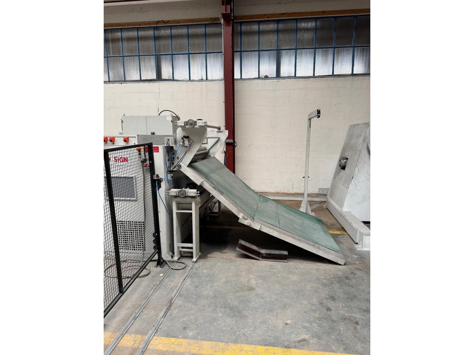 LINEA DI PUNZONATURA DALCOS PER CARTELLI STRADALI