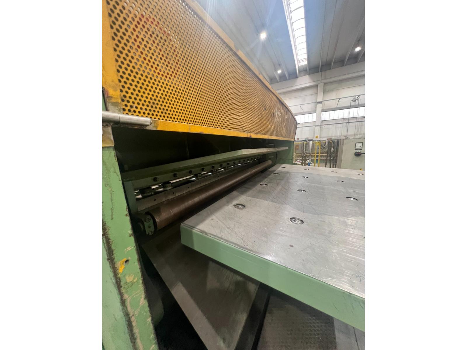 Linea di  taglio in fogli Imal 2000 x 7  ANNO 07--2000  Ottime condizioni.