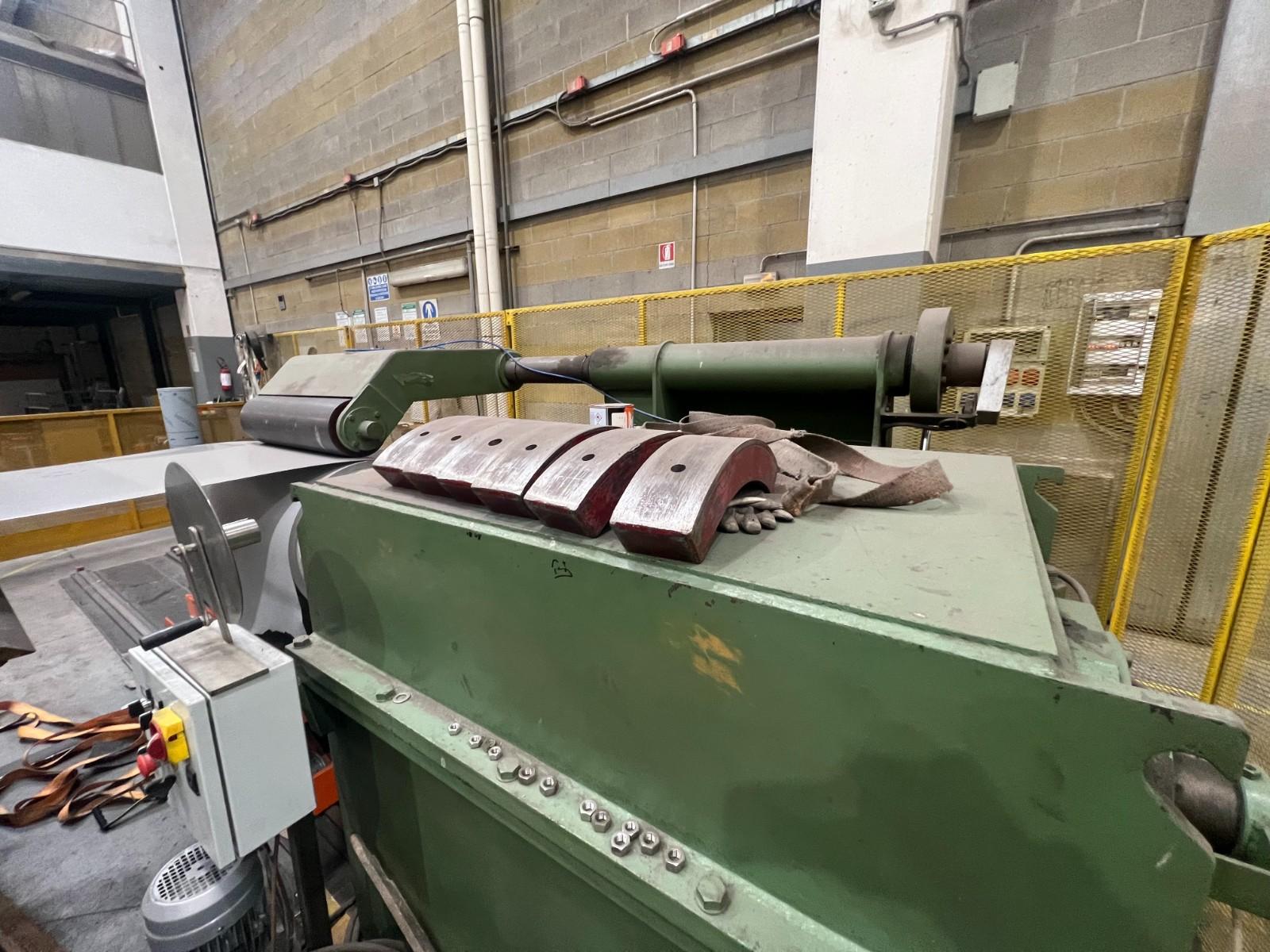 Linea di  taglio in fogli Imal 2000 x 7  ANNO 07--2000  Ottime condizioni.