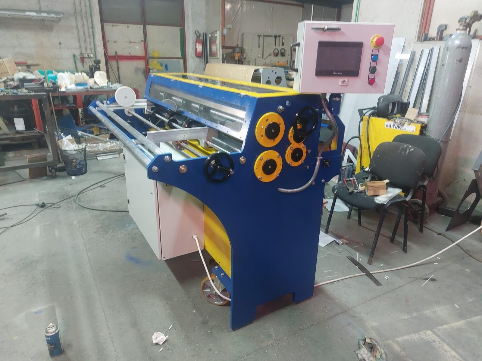 LINEA DI TAGLIO TAGLIASTRISCE