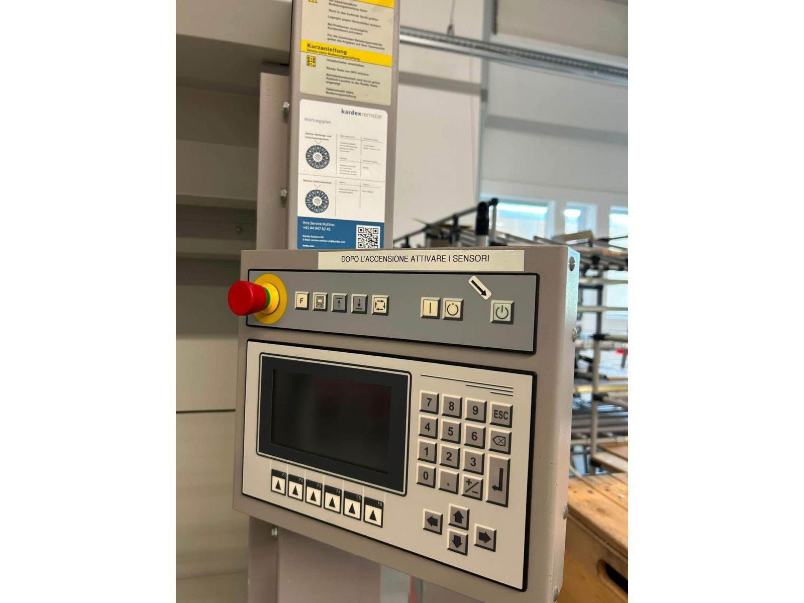 5 magazzini verticali automatici Kardex Shuttle,
