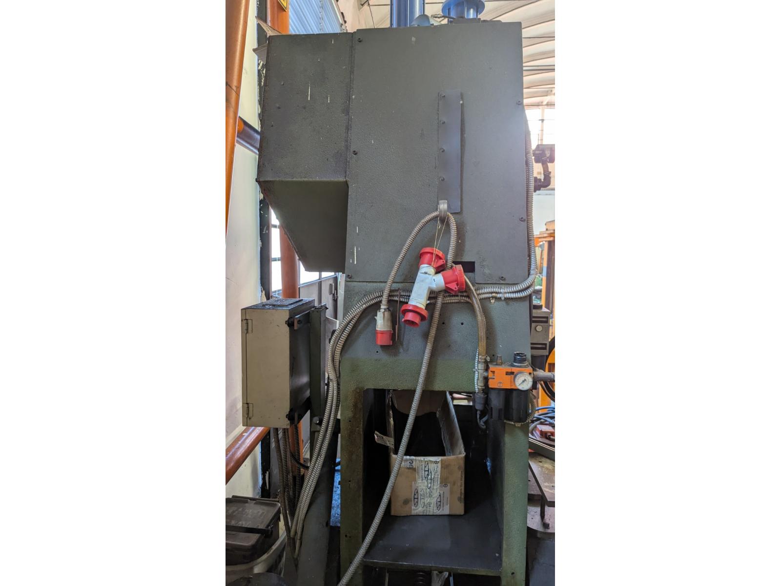 PRESSA BENELLI MECCANICA CR  80 TON