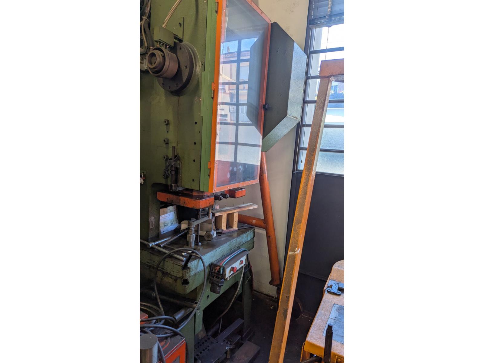 PRESSA BENELLI MECCANICA CR  80 TON