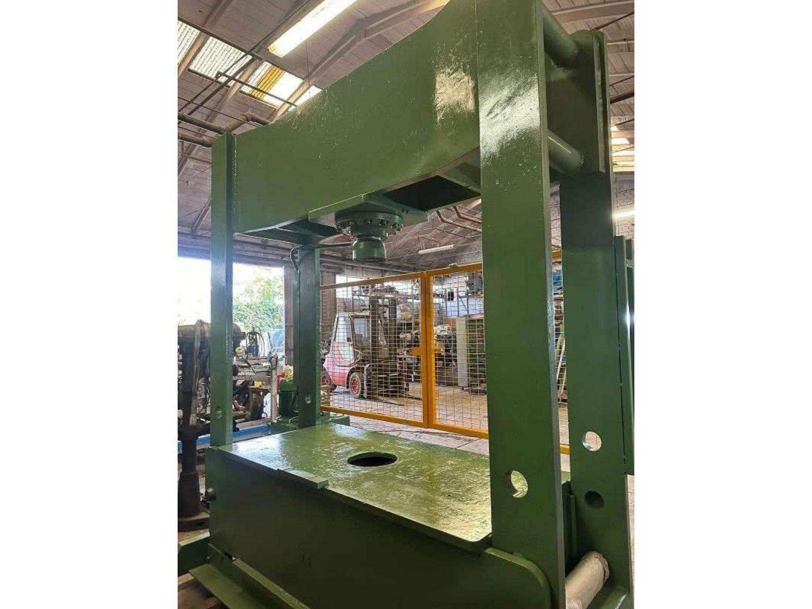 PRESSA IDRAULICA BIGNOZZI 160 TON