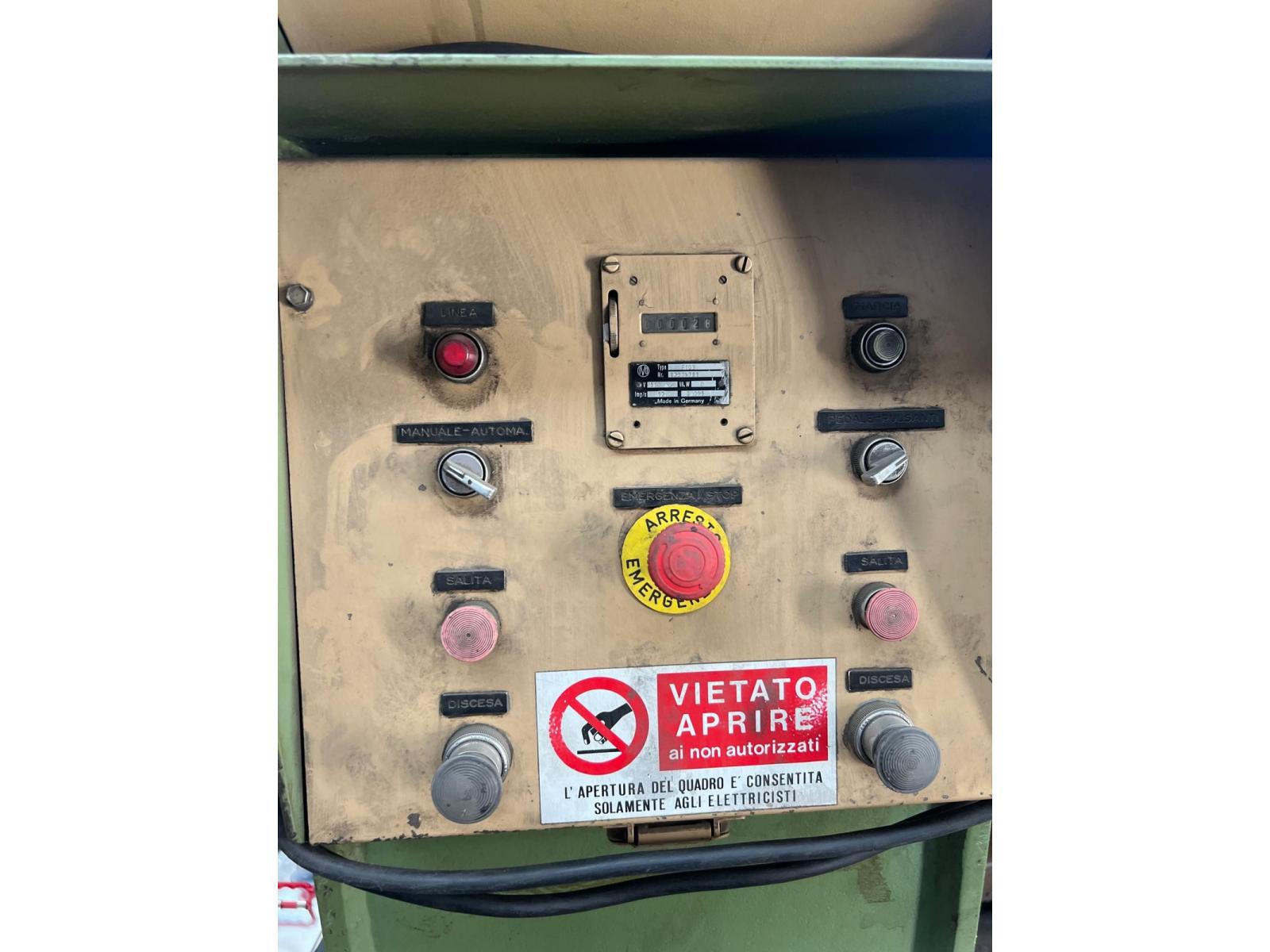 Pressa idraulica IVO 150/200 ton.