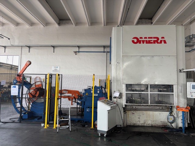 pressa meccanica omera 400tonn a doppio montante e doppia biella, piano 2000x1000
