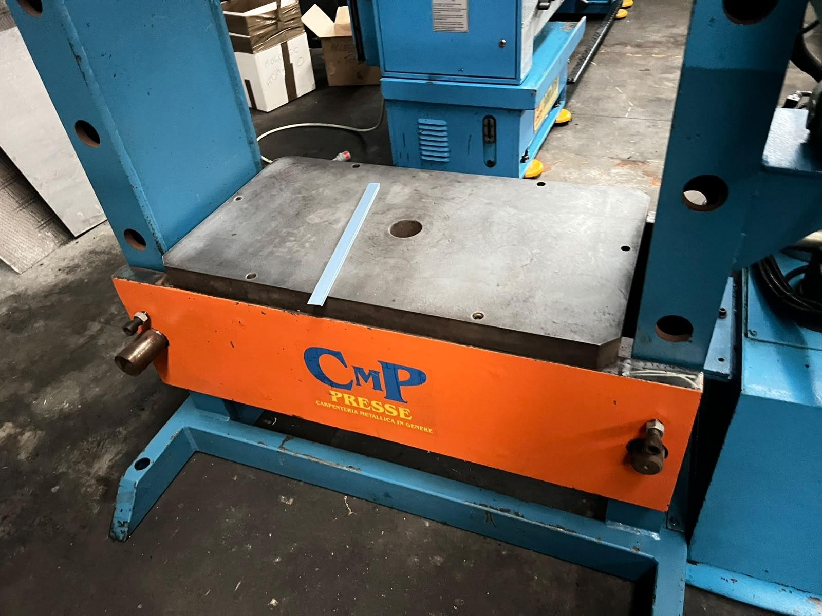 PRESSA PER OFFICINA CMP 180 TON