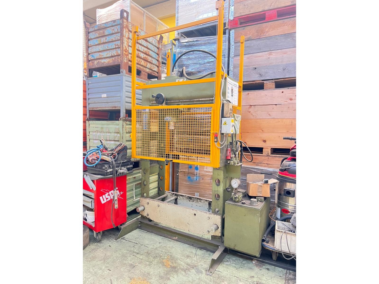 PRESSA PER OFFICINA OMCN 100 TON