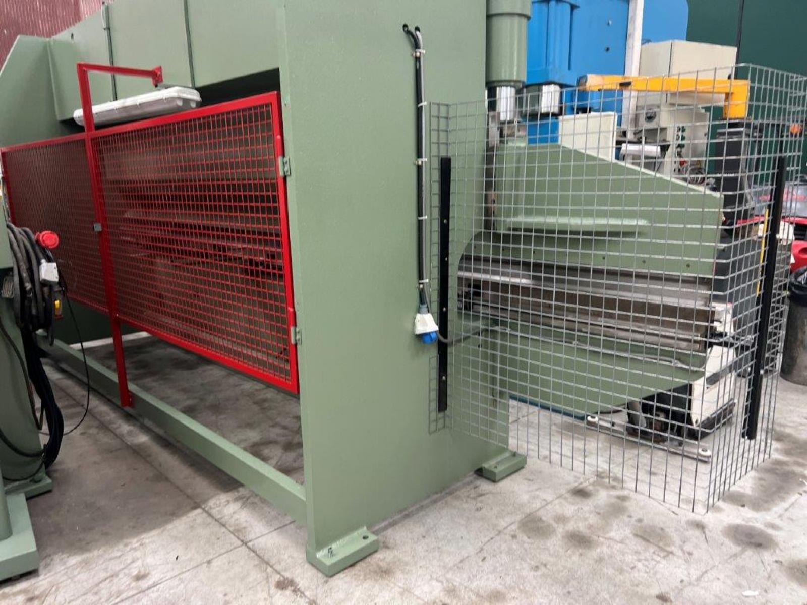 Pressa piegatrice  6000 x 80 ton mario riboldi