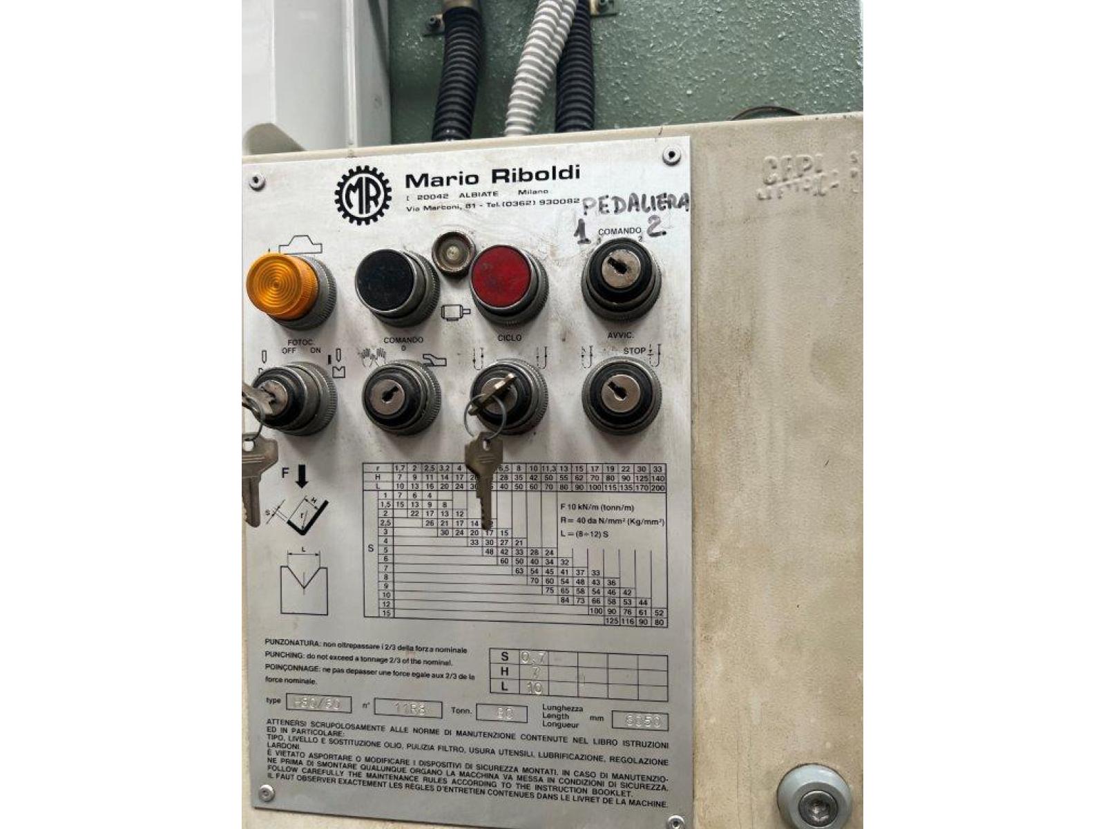 Pressa piegatrice  6000 x 80 ton mario riboldi