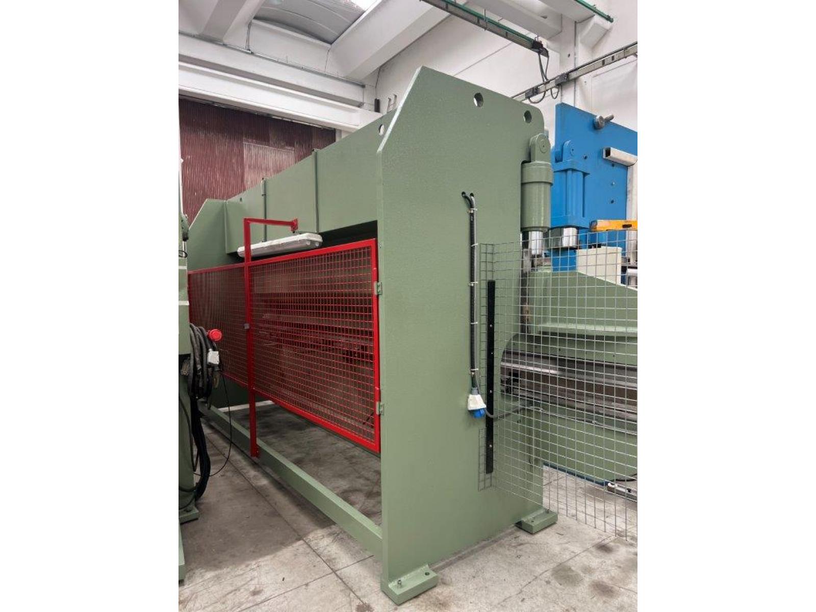 Pressa piegatrice  6000 x 80 ton mario riboldi