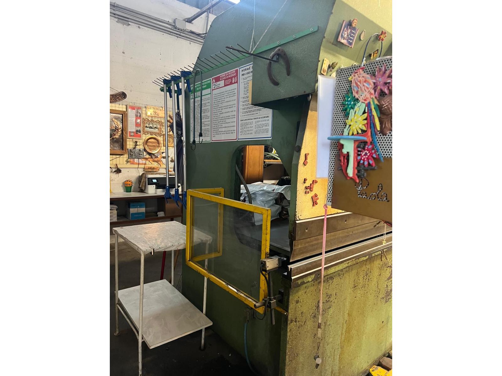 PRESSA PIEGATRICE BELGIUS 8050 X 90 TON