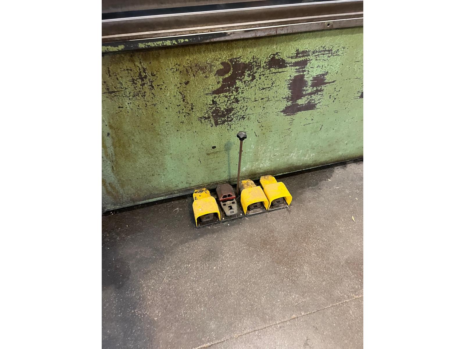 PRESSA PIEGATRICE BELGIUS 8050 X 90 TON